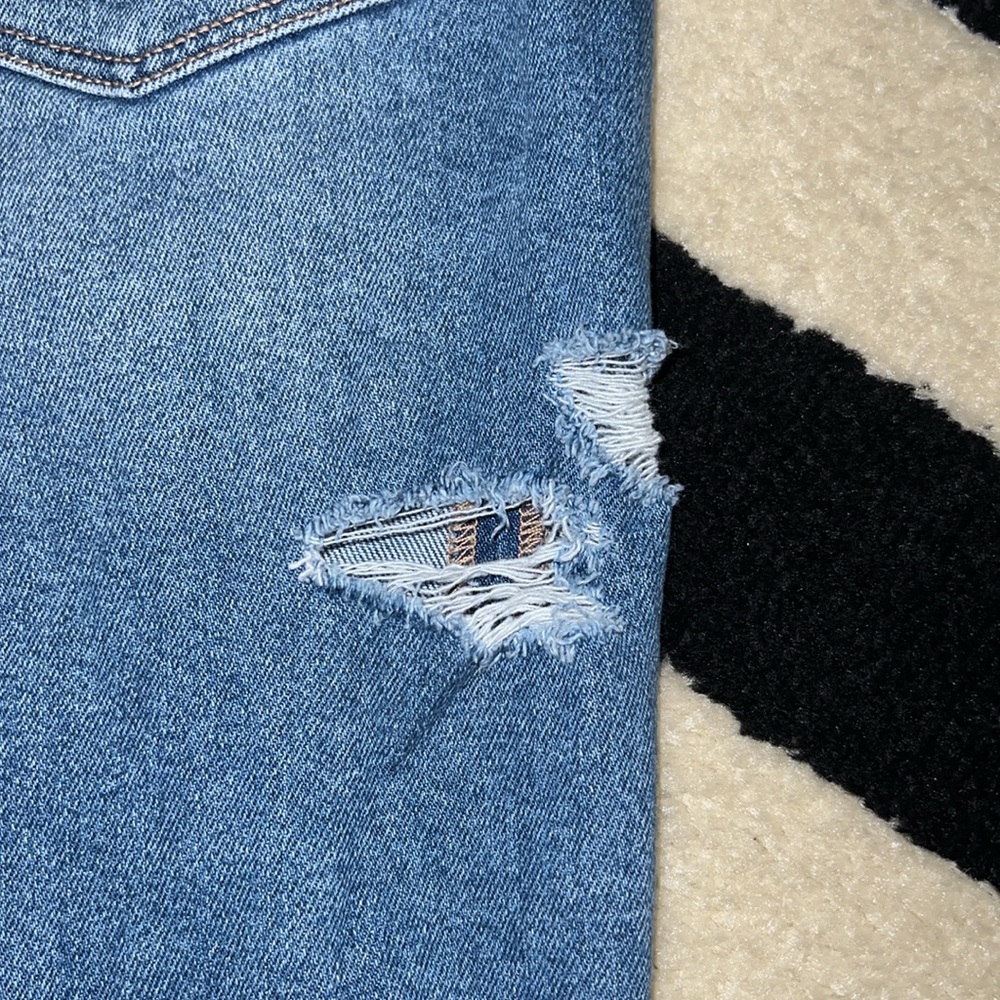 AE In Distressed 😫 Jeans - Picture 10 of 15